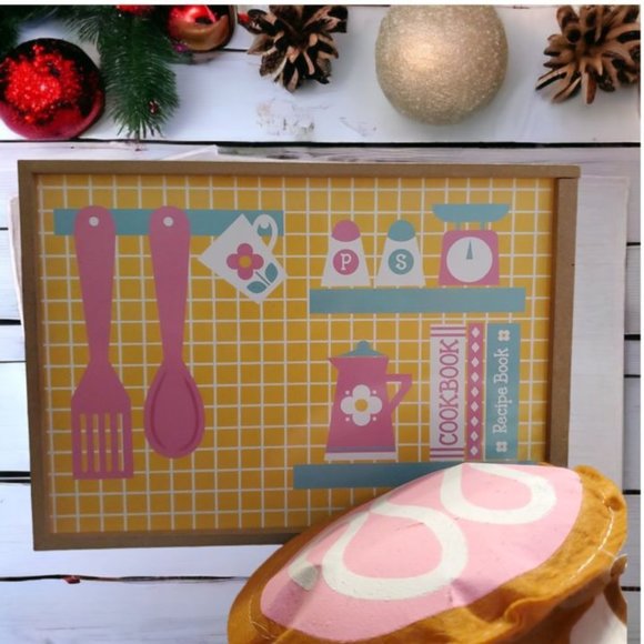 Wood Kitchen Box with Felt Cinnabon Set - Kitchen Box Opens to Store Items - Picture 3 of 7